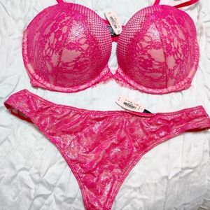 ♥️Victoria's Secret Bra and Thong...(M)